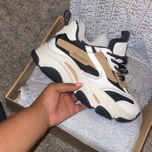 Steve Madden Sneakers